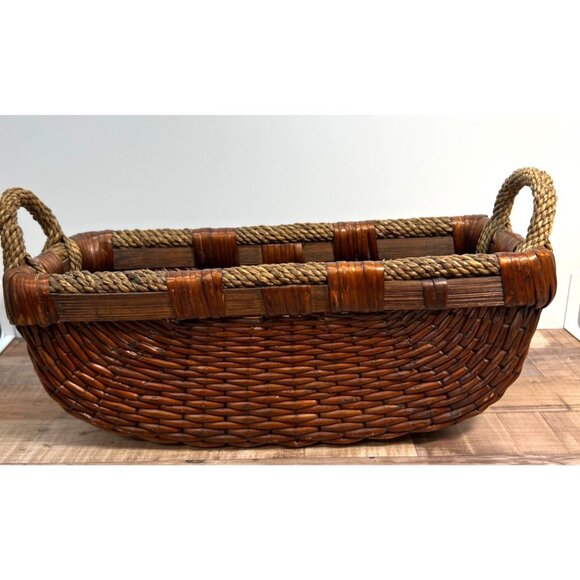Sturdy Wicker Woven Basket With Rope, Storage,  Unique ShapePre-Owned - Picture 3 of 4